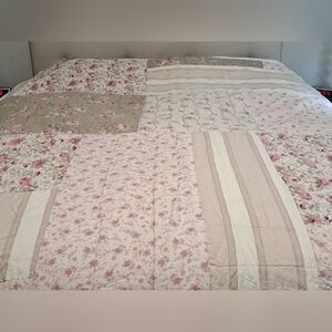 Simply Shabby Chic Castle Rose Patchwork Quilt F/Q